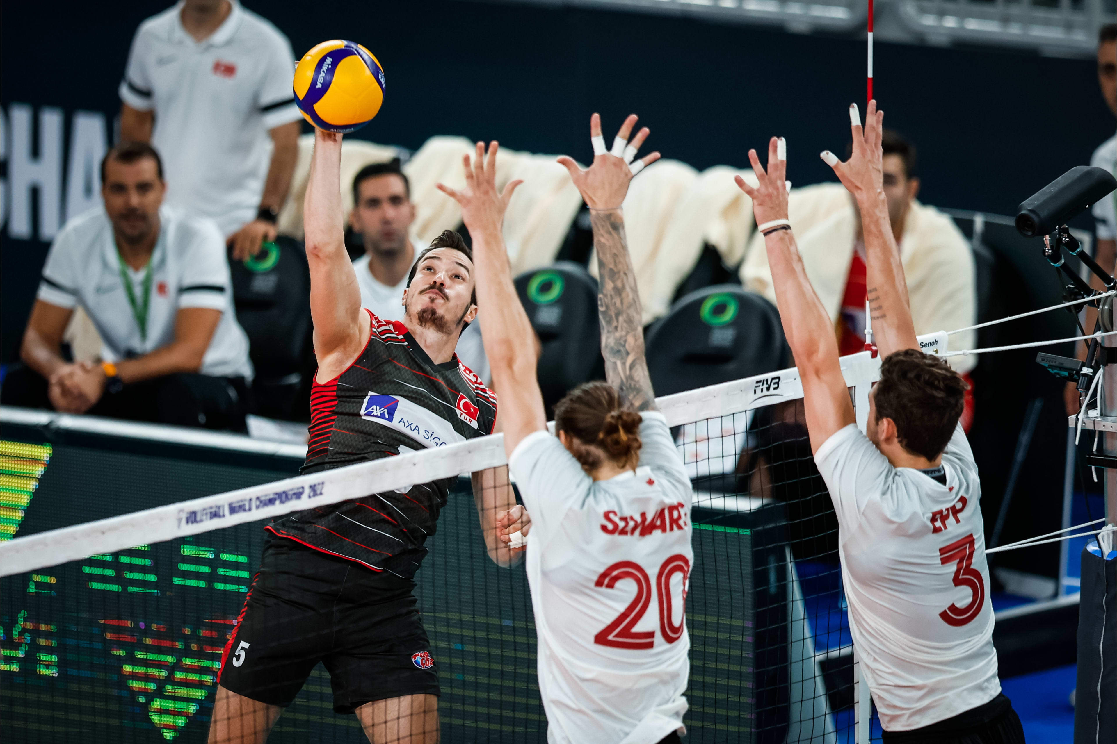 加拿大女足队众志成城,晋级下一轮比赛 加拿大女足队众志成城,晋级下一轮比赛